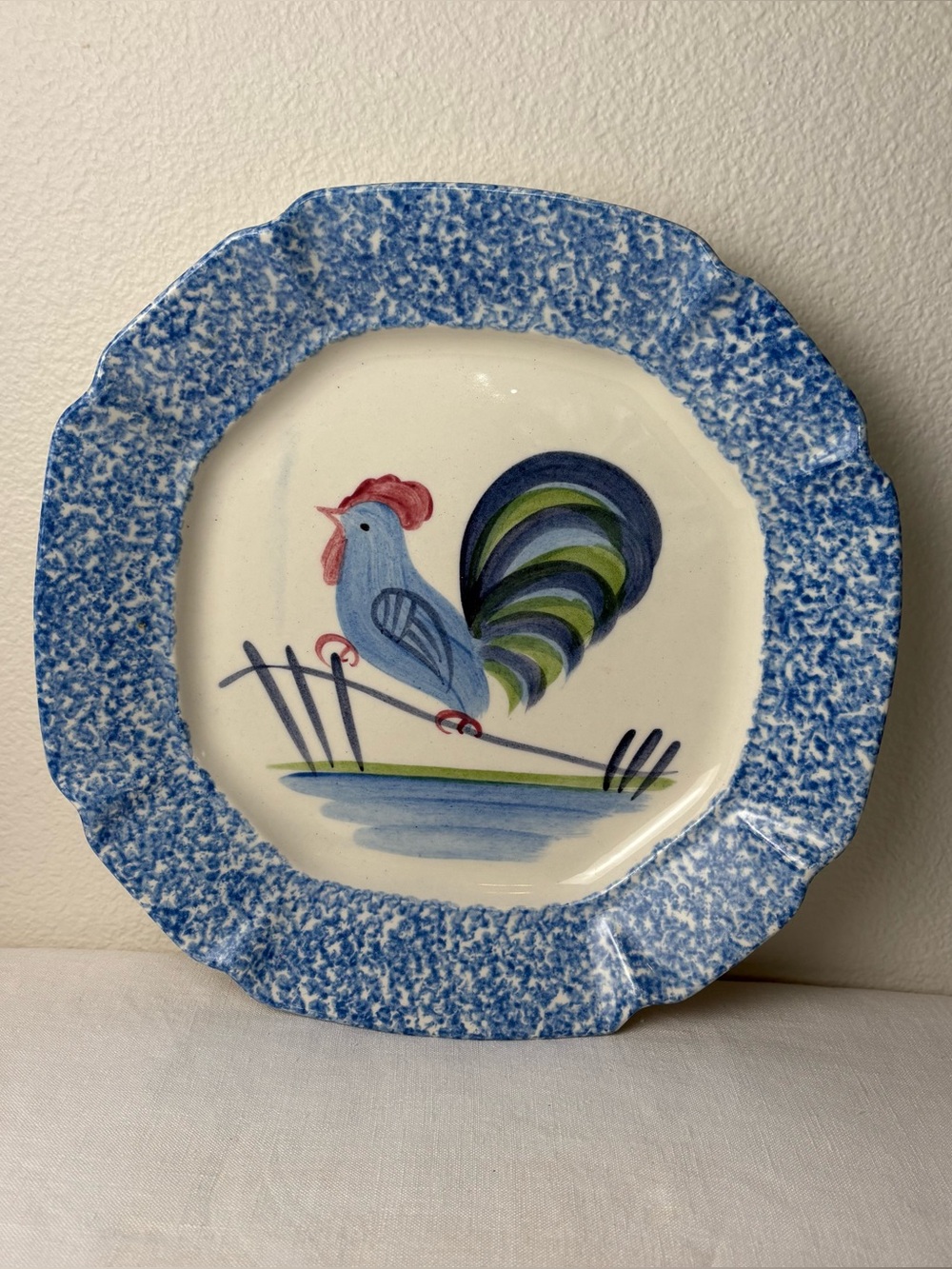 VTG Los Angeles Pottery Rooster Dinner Plate Blue Spongeware Stipple 11.25”